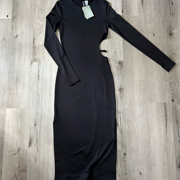 NEW Divided by H&M Long Sleeve Body Con Dress - Picture 3 of 10